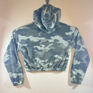 560 | Aero‎ Camo Cropped Zip Hoodie Womens Medium Grey Fleece Y2K Athleisure thumbnail 2