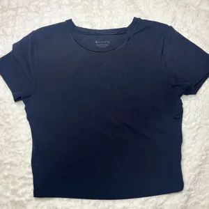 Athleta Women's Black Short Sleeve Tee thumbnail 1
