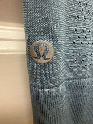 Lululemon Breeze by Long Sleeve Squad color Cascade Blue size 0. thumbnail 5