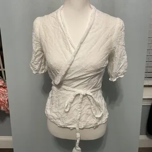 Old Navy Womens Wrap Top White Floral Eyelet Puff Sleeve Tie Waist Size Medium thumbnail 2