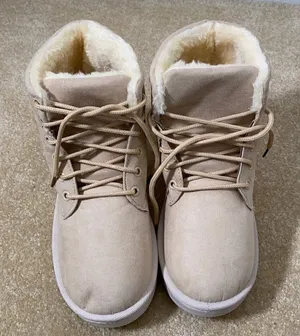 Women’s (or Men’s) Soft Faux Fur Lined Lace Up Boots Tan Size 39 EU NEW thumbnail 1