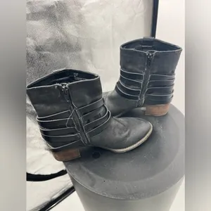 Lavorazione Artigiana black ankle boot size 6 with buckles‎ thumbnail 6