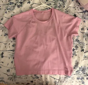 Swiftly Tech Cropped Lululemon Short Sleeve Shirt 2.0 thumbnail 1