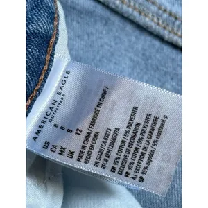 EUC American Eagle Mom Shorts Women's Size 8 High Rise Cuffed Denim Jean Pleated thumbnail 3
