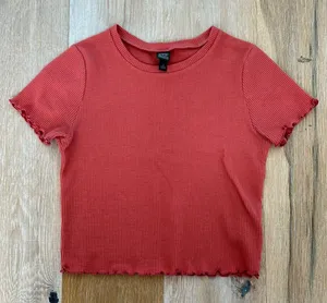 Wild Fable Cropped‎ t-shirt size medium thumbnail 1
