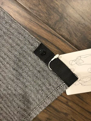 New with Tags Lululemon Black and White Herringbone Vinyassa Scarf thumbnail 10