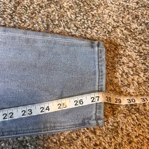 American Eagle Outfitters Mom Jeans Light Wash‎ Distressed High Rise Size 4 thumbnail 7