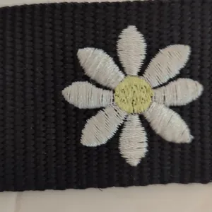 Daisys! Nanette Lepore Vegan Wristlet NWT, Daisy Belt thumbnail 7
