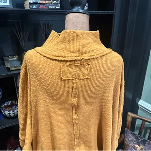 Free People We The Free Moon Daisy Pullover – Size Medium – Sunbaby Yellow thumbnail 12
