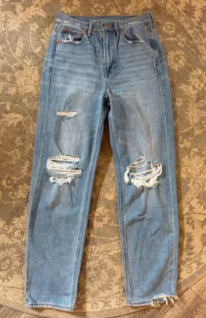 American Eagle High-Rise Baggy Jeans thumbnail 1