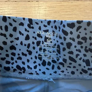 ALL ACCESS cheetah print Blue and Black Leggings thumbnail 3