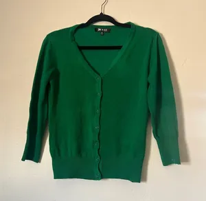 Yemak Women’s Green V-Neck Button 3/4 Sleeve Cardigan Sweater Sz Medium thumbnail 1