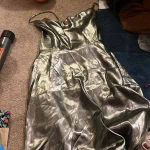 Silver UO Mallory Metallic Asymmetrical Slip Dress Xs‎ thumbnail 7