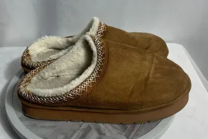 Source Unknown Brown Faux Suede Sherpa Lined Clog Slippers Womens EU 38/39 Cozy Indoor Shoes thumbnail 1