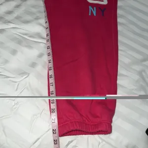 Y2K Aeropostale NY Low Rise Cropped Capri Sweatpants‎ Medium Baggy Pink Retro thumbnail 10