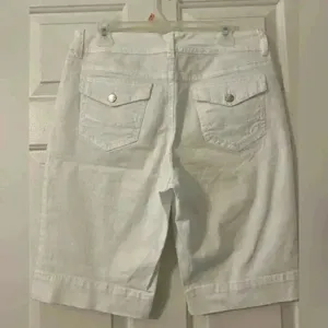 Code Bleu Women's White‎ Stretch Bermuda Shorts Size 12 White thumbnail 5