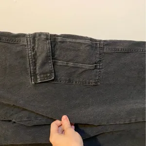 Levi's Black '94 Baggy Cinched Ankle Cargo Jeans size 24 thumbnail 4