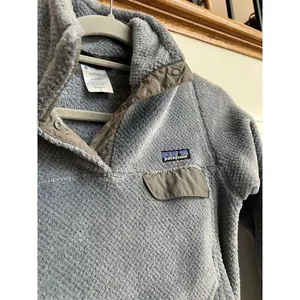 Patagonia Women's‎ Re-Tool Snap-T Pullover Size S Gray Fuzzy Jacket Sweater thumbnail 2