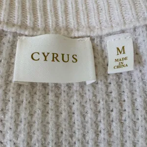 Cyrus Cream Cable Knit Sweater Ivory Size M Academy Preppy thumbnail 8