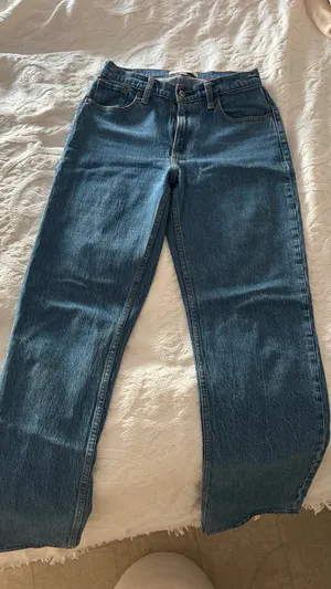 Abercrombie Curve Love Low-Rise Baggy Jeans thumbnail 1
