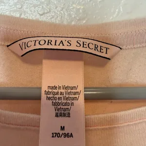 Victoria’s Secret Powder Pink T-shirt With Velour Logo Size Medium thumbnail 5