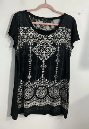Womans BLEV XL Black White Rhinestone Scoop Neck Short Sleeve Pullover Blouse thumbnail 1
