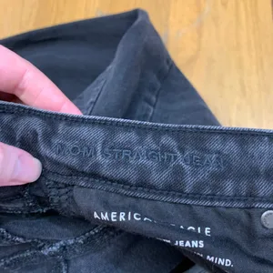 American Eagle Mom Straight‎ Distressed Jeans Washed Black Size 10 Regular Rip thumbnail 7