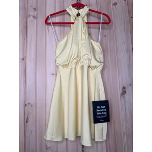 NWT Lulus Sleek Essence Light Yellow Satin Halter Sleeveless Mini Dress Party M thumbnail 2