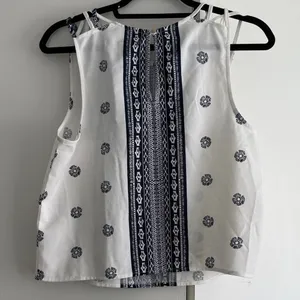 Abercrombie & Fitch‎ Womens Medium White Navy Blue Geometric Boho Sleeveless Top thumbnail 5