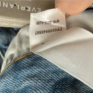 Everlane Curvy 90s Cheeky Straight Jeans 30 NWT High Rise Sunbleached Blue thumbnail 9