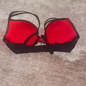 Victoria secret very sexy plunge bra thumbnail 2