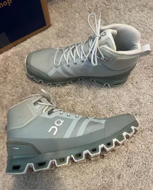 On Cloud Hiking Boots thumbnail 1