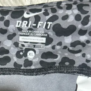 NIKE Epic Run Dri-FIT Performance Tights Black Gray Leopard Print Leggings SZ XL thumbnail 4