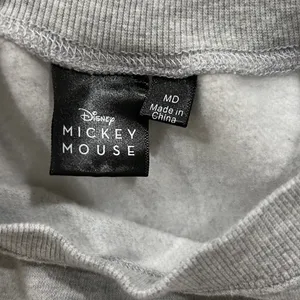 ❤️💛MICKY MOUSE SWEATER💛❤️ thumbnail 9