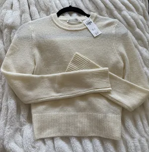 Abercrombie Sweater thumbnail 1