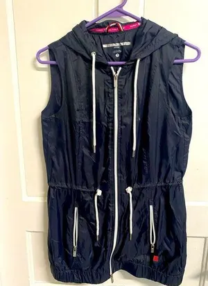 Tommy Hilfiger sport vest thumbnail 1