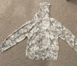H&M camo hoodie thumbnail 1