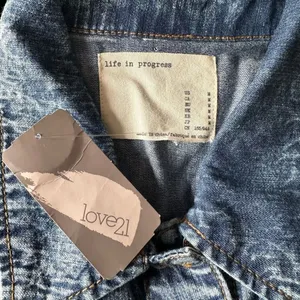 Forever 21 Life in Progress 80’s Inspired Acid Wash Denim Vest Size Medium thumbnail 5