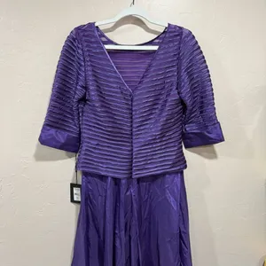 Moshita Couture Size 12 NWTs Style 6189 Purple Short Sleeve Midi Dress thumbnail 5
