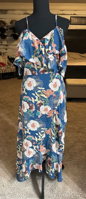 Lulus floral wrap dress with straps and flutter sleeves NWT thumbnail 1