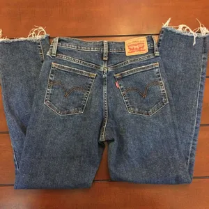 Levi’s wedgie straight jeans 26 button fly distressed blue thumbnail 10