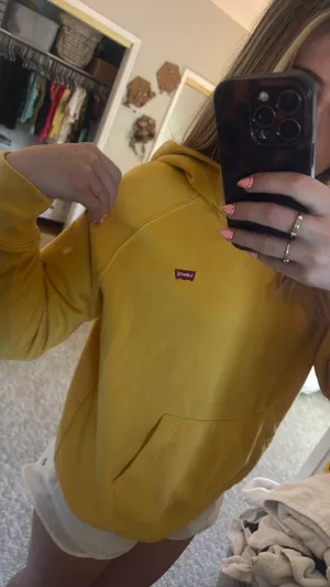 Levi’s Hoodie Sweatshirt thumbnail 2