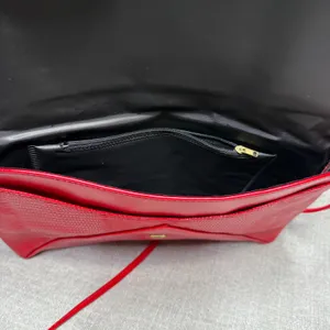 Vintage‎ Red Faux Leather Envelope Clutch Shoulder Bag Y2K Retro Red Purse thumbnail 4