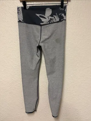 VUORI *flawed* Floral Print Black & Gray Leggings Estimated Size Small thumbnail 13