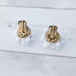 Vintage Clip On Earrings Unusual White Cluster Retro Statement thumbnail 4