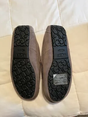 UGG Slippers thumbnail 2