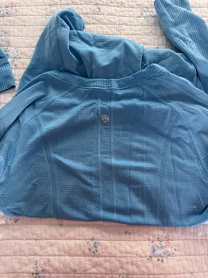 Long Sleeve Lululemon Swiftly Tech thumbnail 4