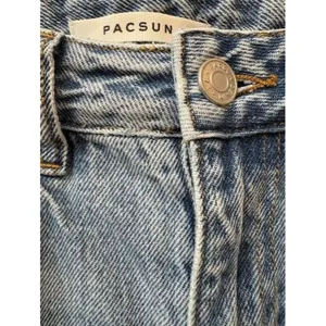 PacSun Womens‎ 90s Boyfriend Distressed Light Wash Jeans Size 26 Relaxed Fit thumbnail 4