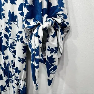 Navy and White Floral Knit V Neck Short Sleeve Dress by Acting Pro Size 1X thumbnail 5