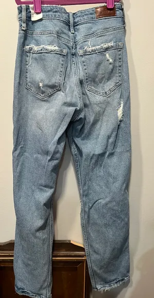 Curvy High Rise Mom Jeans thumbnail 3
